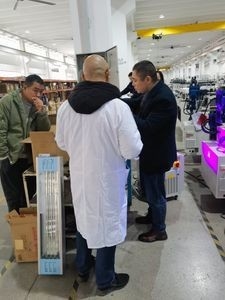 Ein guter Preis. 380 nm 385 nm UV-Klebstoff-Härtungssysteme 25000MW/Cm2 UV-Klebstoff-Härtungslampe Online